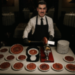 arte de cortar jamón por Anthony Gallardo de Arte y Cuchillo y el mejor cortador de Jamón en España